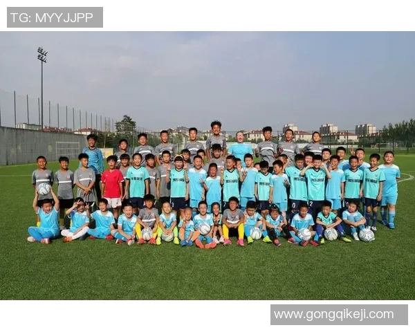 足球明星帅哥哥的魅力与成就揭秘让我们一起走进他们的精彩人生与职业生涯