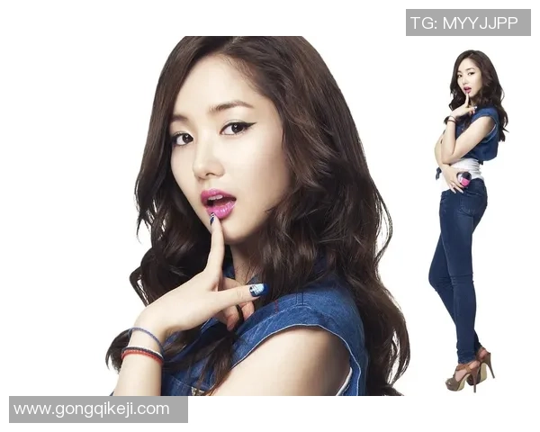 韩国足球明星朴姓女将展现风采助力球队争辉